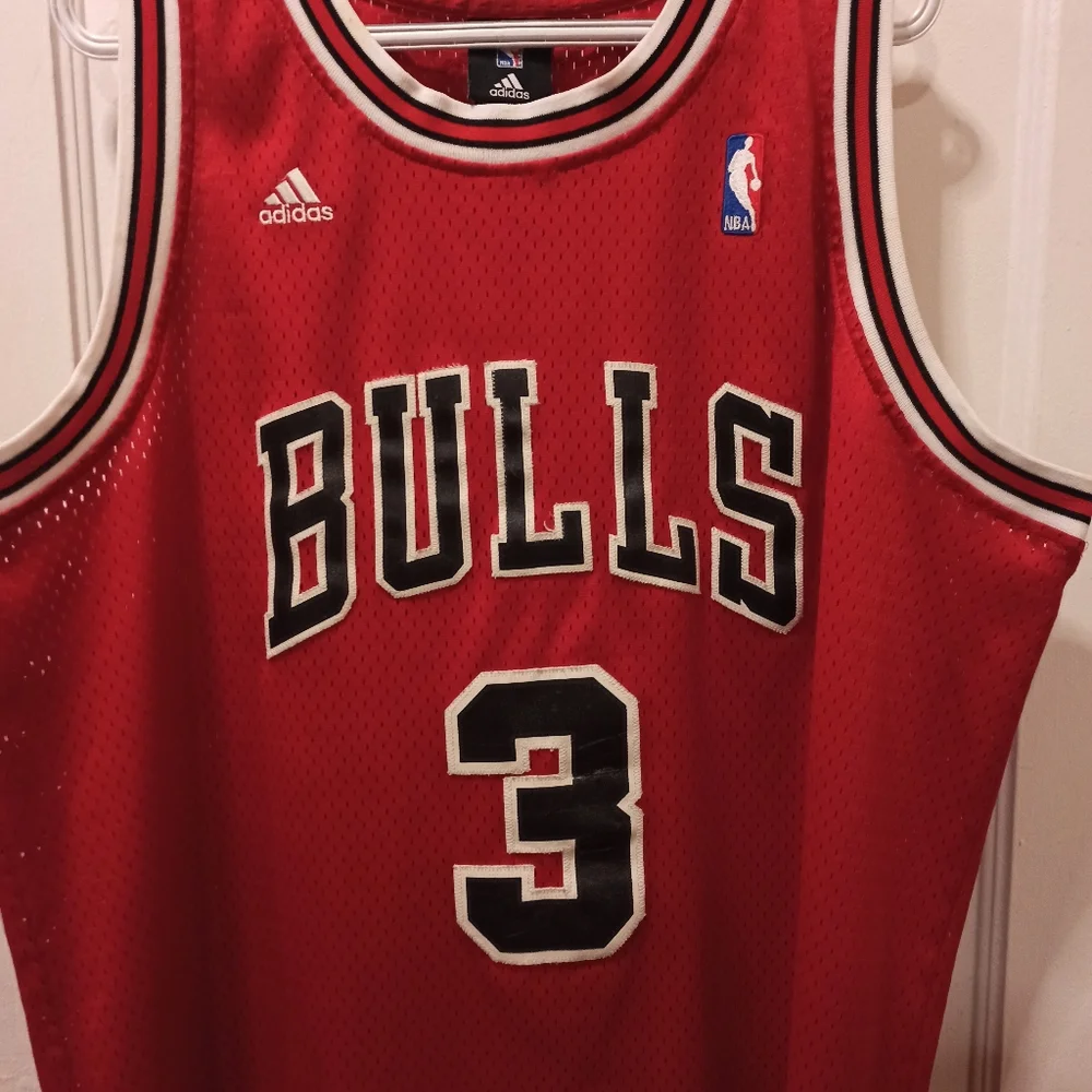 Adidas NBA Chicago bulls jersey. Size large - Picture 3 of 10